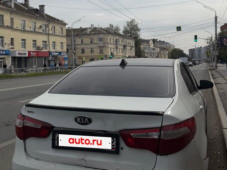 2014 Kia Rio III, белый, 250000 рублей, вид 3