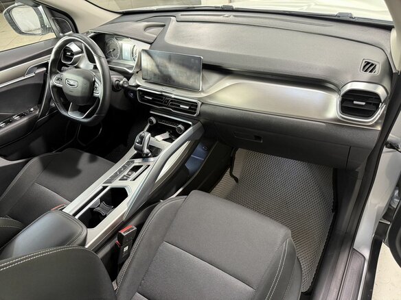 2021 Geely Coolray I, серый, 1699800 рублей - вид 3