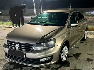 2017 Volkswagen Polo V Рестайлинг, бежевый, 750000 рублей, вид 1