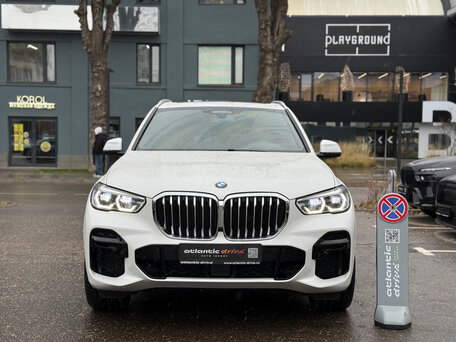 2023 BMW X5 30d IV (G05/G18), белый, 8340000 рублей, вид 2