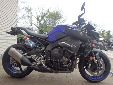 2017 Yamaha MT-10, синий, 1280000 рублей, вид 3