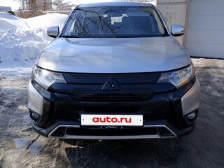 2019 Mitsubishi Outlander III Рестайлинг 3, серый, 2600000 рублей, вид 2