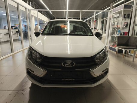 2026 Lada (ВАЗ) Granta I Рестайлинг, белый, 850000 рублей, вид 2