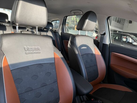 2026 Lada (ВАЗ) Vesta SW Cross I Рестайлинг (NG), серебристый, 1800000 рублей - вид 9