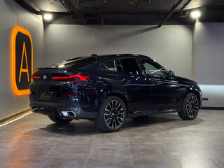 2024 BMW X6 40i III (G06) Рестайлинг, чёрный, 14300000 рублей, вид 5