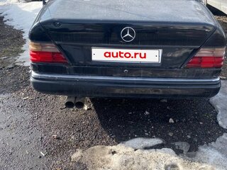 1993 Mercedes-Benz E-Класс 280 I (W124), чёрный, 280000 рублей, вид 3