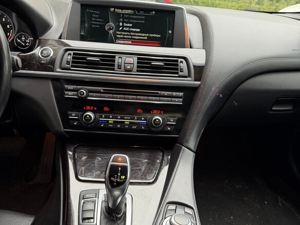 2013 BMW 6 серии 640i xDrive III (F06/F13/F12), белый - вид 1