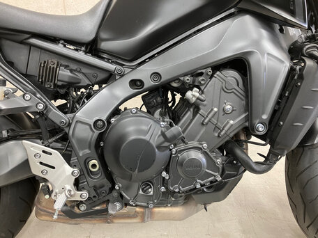 2021 Yamaha MT-09 (FZ-09), чёрный, 800000 рублей, вид 3