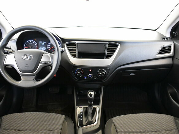 2018 Hyundai Solaris II, белый - вид 4