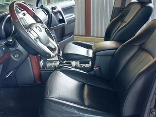 2014 Toyota Land Cruiser Prado 5-speed 150 Series Рестайлинг 1, чёрный, 4550000 рублей, вид 5