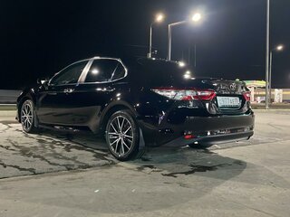 2021 Toyota Camry VIII (XV70), чёрный, 2200000 рублей, вид 4