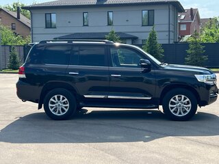 2016 Toyota Land Cruiser 200 Series Рестайлинг 2, чёрный, 5599000 рублей, вид 3
