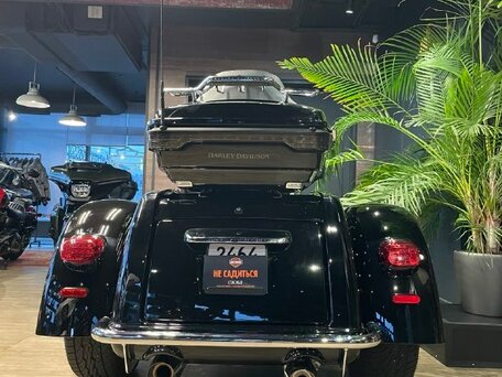 2020 Harley-Davidson Tri Glide, чёрный, 3700000 рублей, вид 3