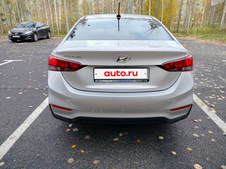 2017 Hyundai Solaris II, серебристый, 990000 рублей, вид 3