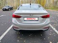 2017 Hyundai Solaris II, серебристый, 990000 рублей - вид 2