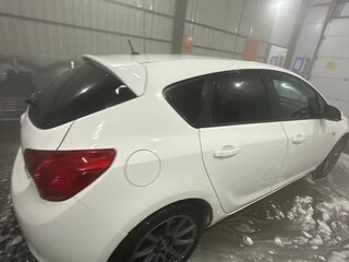 2010 Opel Astra J, белый, 599000 рублей, вид 2
