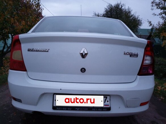 2013 Renault Logan I Рестайлинг, белый, 320000 рублей - вид 1