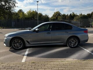 2019 BMW 5 серии 530e xDrive VII (G30/G31/G38), серый, 3800000 рублей, вид 3