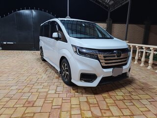 2018 Honda Stepwgn Spada V Рестайлинг, белый, 2550000 рублей, вид 1