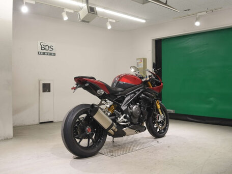 2022 Triumph Speed Triple, красный, 1200000 рублей, вид 5