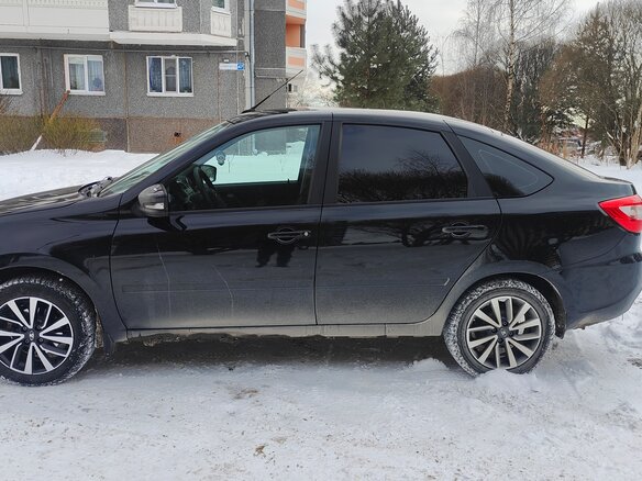 2024 Lada (ВАЗ) Granta I Рестайлинг, чёрный, 1000000 рублей - вид 4