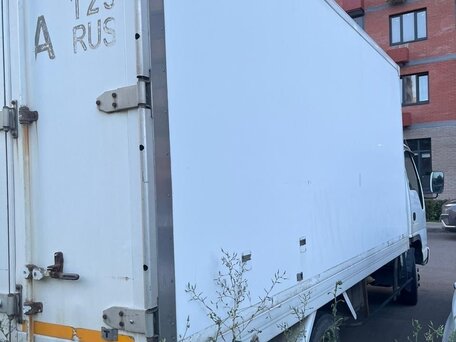 2004 Isuzu Elf (N-series), белый, 1200000 рублей, вид 2