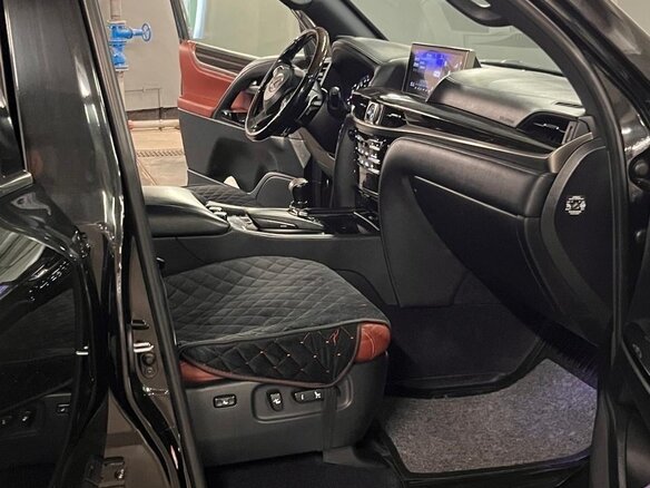 2016 Lexus LX 570 III Рестайлинг 2, чёрный, 6000000 рублей - вид 8