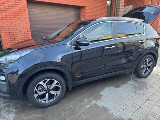 2022 Kia Sportage IV Рестайлинг, чёрный, 2500500 рублей, вид 1