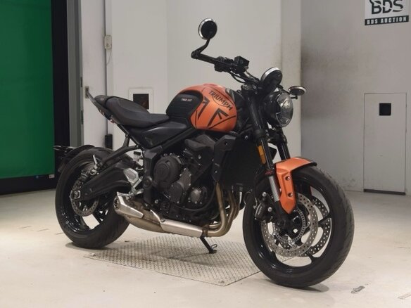 2023 Triumph Trident 660, оранжевый, 545000 рублей - вид 2
