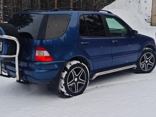 2002 Mercedes-Benz M-Класс 320 I (W163) Рестайлинг, синий, 970000 рублей, вид 2