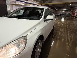 2011 Volvo S60 II, белый, 999999 рублей, вид 1