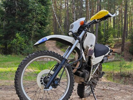 1998 Yamaha XT225 Serow, белый, 195000 рублей, вид 2