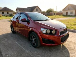 2013 Chevrolet Aveo II, красный, 595000 рублей, вид 1
