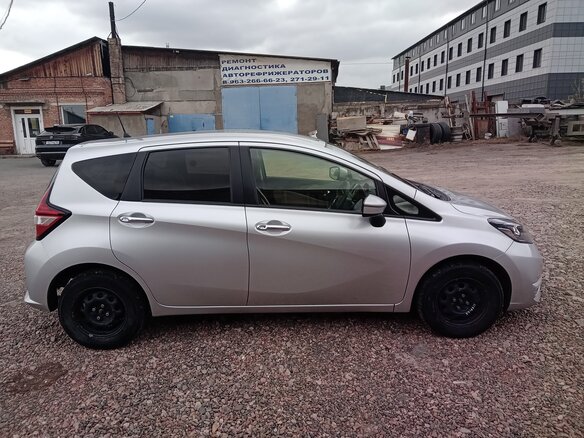 2019 Nissan Note II Рестайлинг, серебристый, 1170000 рублей - вид 1