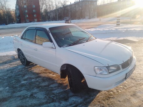 1999 Toyota Corolla VIII (E110) Рестайлинг, белый, 330000 рублей, вид 2