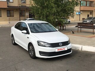 2019 Volkswagen Polo V Рестайлинг, белый, 925000 рублей, вид 2