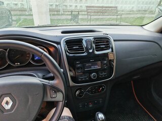 2017 Renault Sandero II, серебристый, 1150000 рублей, вид 3