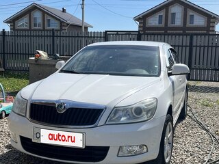 2012 Skoda Octavia II (A5) Рестайлинг, белый, 845000 рублей, вид 2