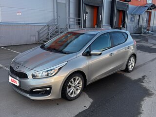 2017 Kia Ceed II Рестайлинг, серебристый, 925000 рублей, вид 1