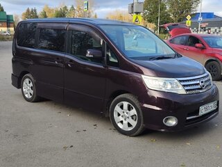 2009 Nissan Serena III (C25), красный, 1130000 рублей, вид 2