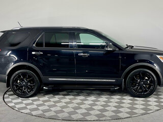 2017 Ford Explorer V Рестайлинг, чёрный, 2720000 рублей, вид 4