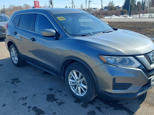 2017 Nissan Rogue II Рестайлинг, серый, 1320000 рублей - вид 2
