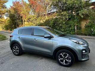 2020 Kia Sportage IV Рестайлинг, серебристый, 2190000 рублей, вид 2