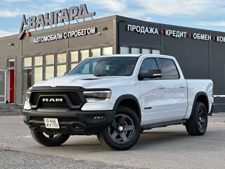 2020 Ram 1500 Crew Cab V, белый, 6800000 рублей, вид 1