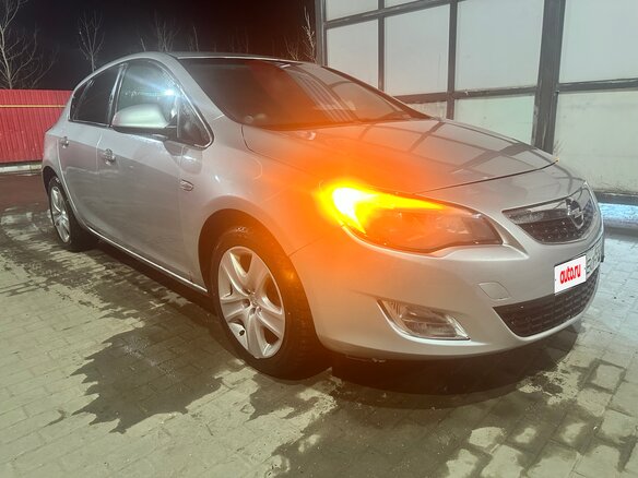 2011 Opel Astra J, серебристый, 420000 рублей - вид 9
