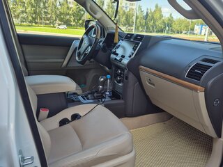 2021 Toyota Land Cruiser Prado 150 Series Рестайлинг 3, белый, 8500000 рублей, вид 3