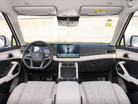2025 BYD Yuan Up 45.12 kWh, зелёный, 2065000 рублей, вид 5