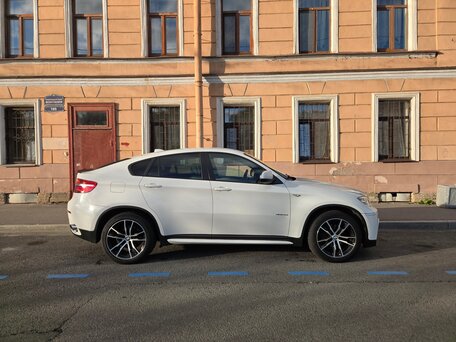 2013 BMW X6 35i I (E71) Рестайлинг, белый, 2250000 рублей, вид 4