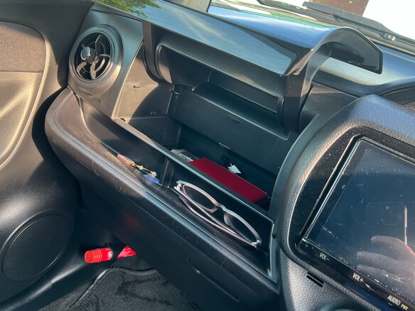 2019 Toyota Vitz III (XP130) Рестайлинг 2, серебристый, 1230000 рублей - вид 20