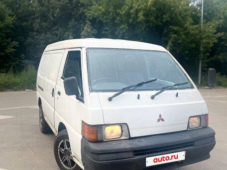 1999 Mitsubishi Delica, белый, 645000 рублей, вид 2